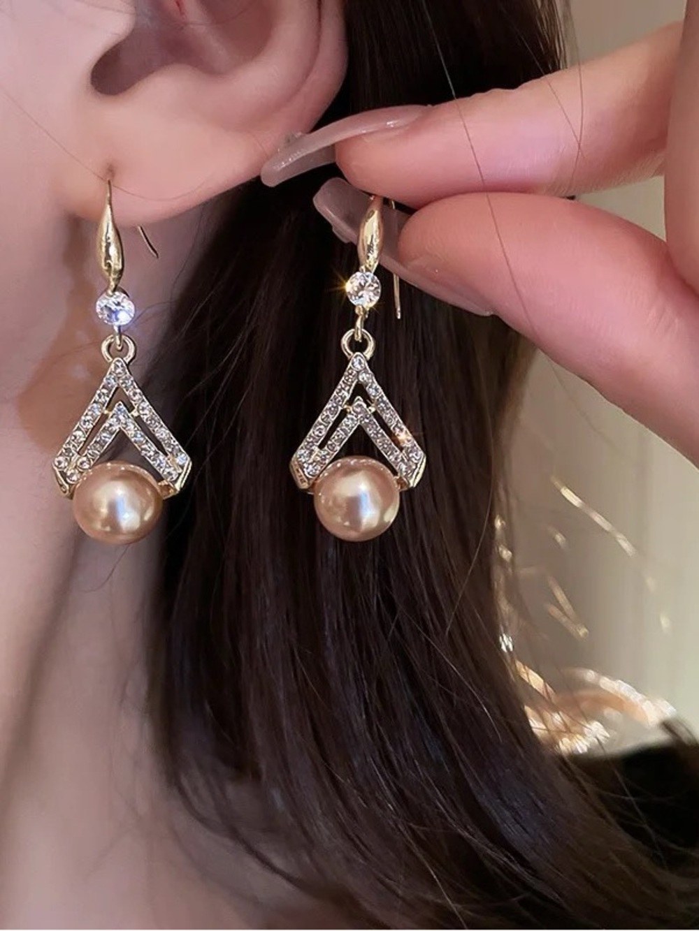 3/$40 NWT Champagne Gold Pearl Dangle Earrings - Picture 3 of 3